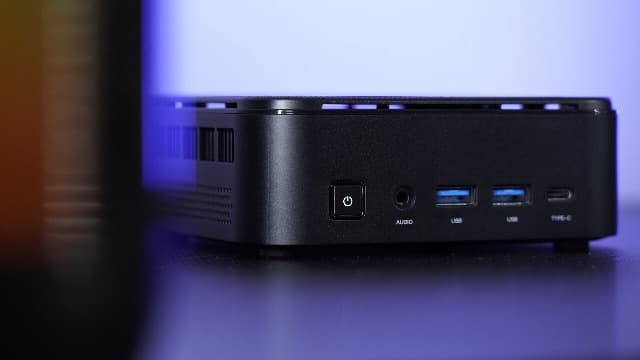 KAMRUI Mini Gaming PC, E3B 16GB RAM 512GB SSD Mini PC AMD Ryzen 5 7430U Micro Desktop Computers (Max 4.3GHz,6C/12T, Beat 5650U), Small Computer Support WiFi 6, BT5.2, Triple Display for Office Home