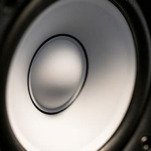 Yamaha HS3 Powered Studio Monitor in Black, Pair (HS3 B)